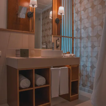 Отель Wine & Books By The Sea, Algarve 5*