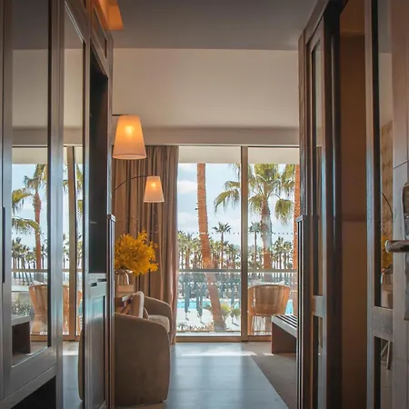 Отель Wine & Books By The Sea, Algarve 5*