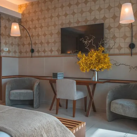 Wine & Books By The Sea, Algarve 5* Албуфейра