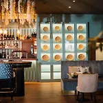 Wine & Books By The Sea, Algarve فندق البوفيرا