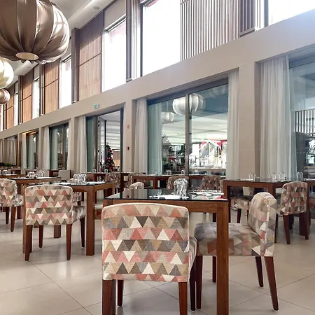 Wine & Books By The Sea, Algarve Hotel Albufeira