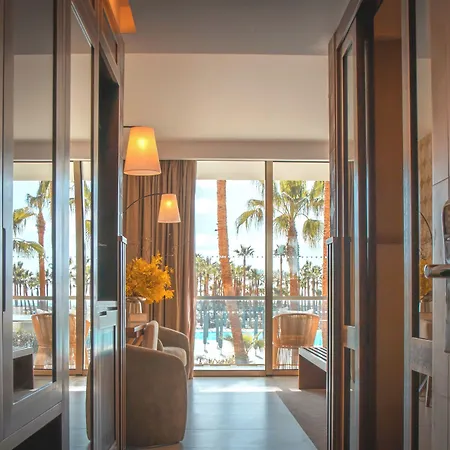 Wine & Books By The Sea, Algarve 5* 알부페이라