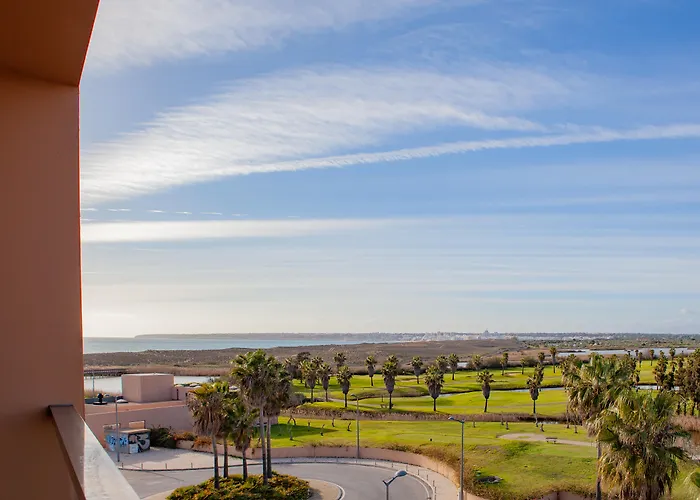 Wine & Books By The Sea, Algarve Hotel 5*