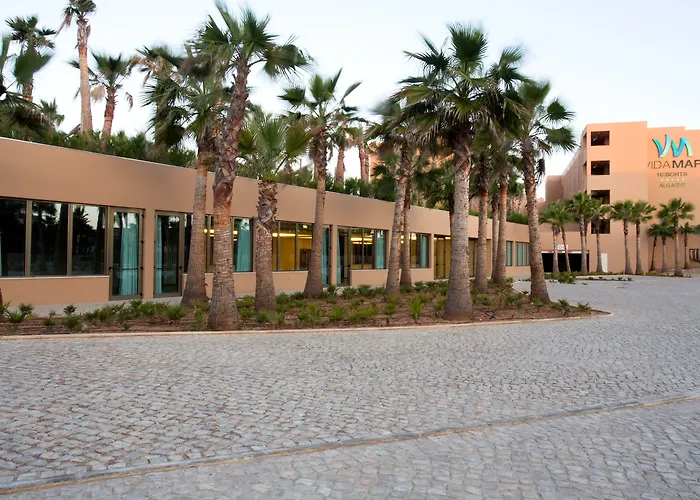 Wine & Books By The Sea, Algarve 5* Albufeira