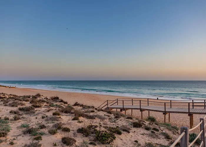 Wine & Books By The Sea, Algarve 5* Albufeira