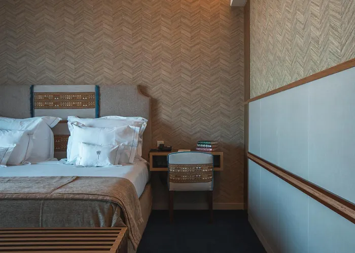 Wine & Books By The Sea, Algarve Albufeira