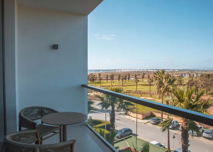 Wine & Books By The Sea, Algarve Hotel 5*