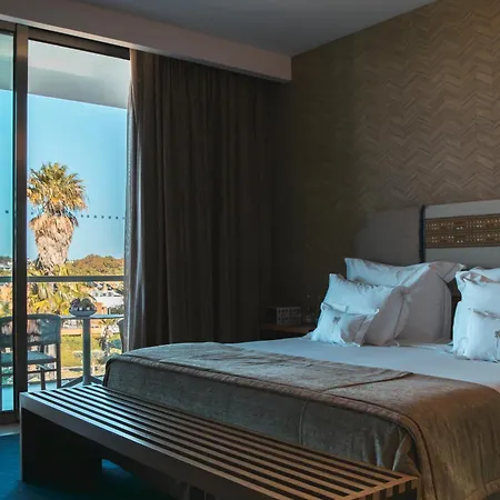 Wine & Books By The Sea, Algarve Hotel 5*